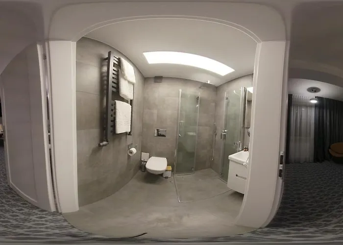 Gordon 2* Варшава