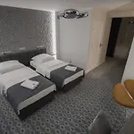 Gordon Hotel 2*
