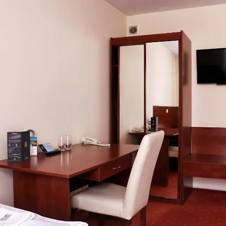 Gordon 2* Βαρσοβία