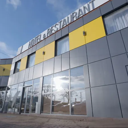 Gordon 2* ワルシャワ